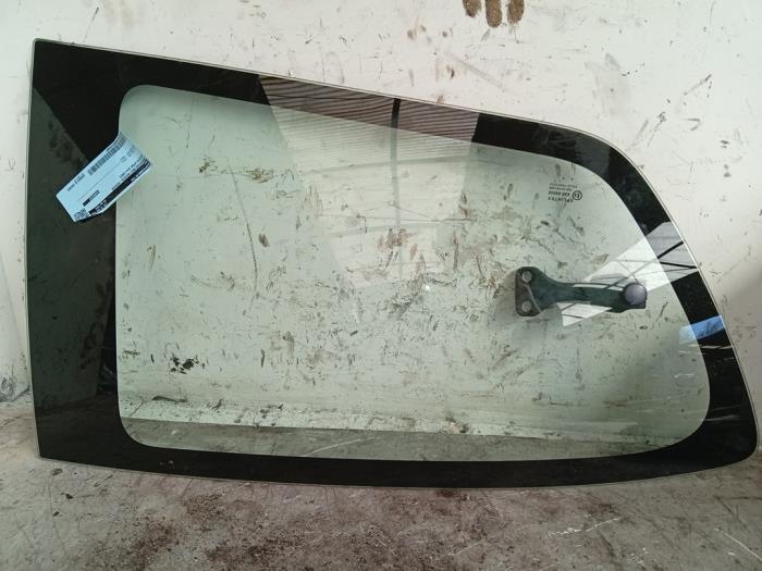 Usados Ventanilla triangular derecha detrás Toyota Aygo (B10) 1.0 12V VVT-i Precio € 30,00 Norma de margen ofrecido por Autodemontage de Zaag