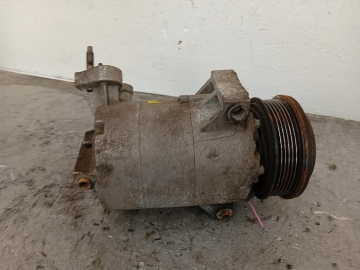 Usagé Compresseur de clim Ford Focus 3 1.0 Ti-VCT EcoBoost 12V 125 Prix € 75,00 Règlement à la marge proposé par Autodemontage de Zaag