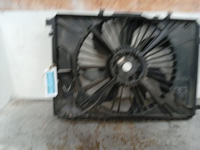 Gebrauchte Kühlerventilator Mercedes A (W176) 1.6 A-180 16V Preis € 179,99 Margenregelung angeboten von Autodemontage de Zaag
