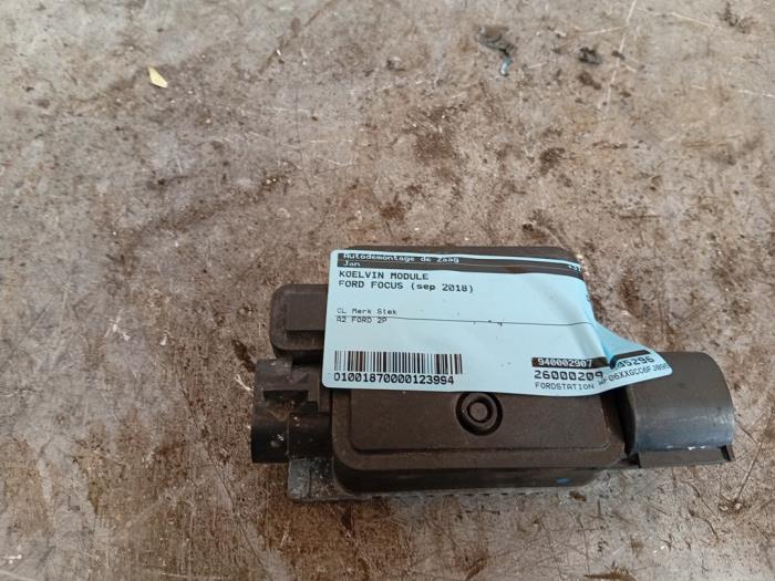 Używane Modul wentylator Ford Focus 3 Wagon 1.5 EcoBoost 16V 182 Cena € 29,99 Procedura marży oferowane przez Autodemontage de Zaag