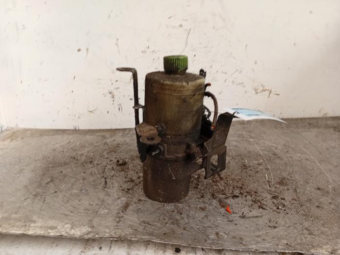 Used Power steering pump Seat Ibiza III (6L1) 1.2 12V Price € 49,99 Margin scheme offered by Autodemontage de Zaag