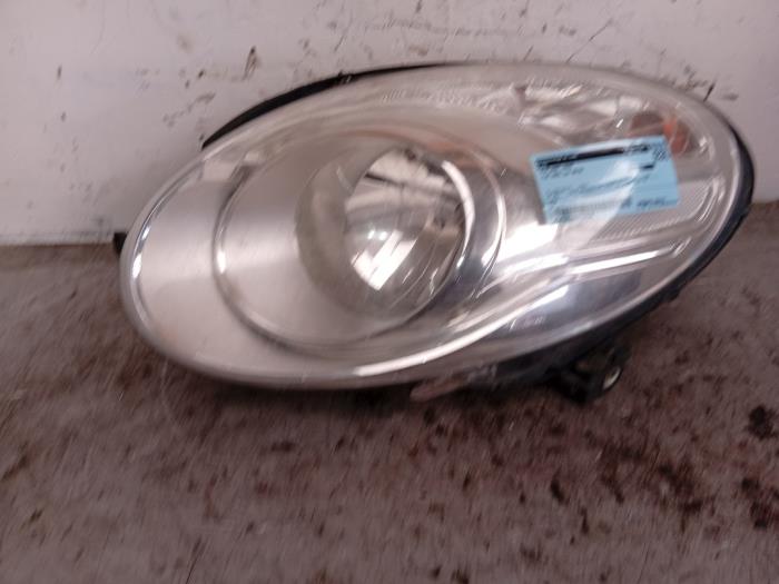 Używane Reflektor lewy Fiat 500L (199) 0.9 TwinAir Turbo 105 Cena € 149,99 Procedura marży oferowane przez Autodemontage de Zaag
