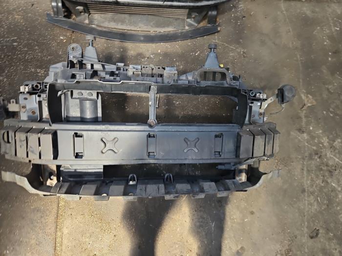 Używane Panel przedni Ford EcoSport (JK8) 1.5 Ti-VCT 16V Cena € 399,99 Procedura marży oferowane przez Autodemontage de Zaag