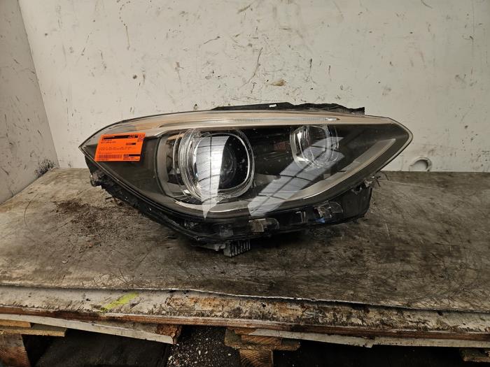 Używane Reflektor prawy BMW 1 serie (F20) 116i 1.6 16V Cena € 299,99 Procedura marży oferowane przez Autodemontage de Zaag