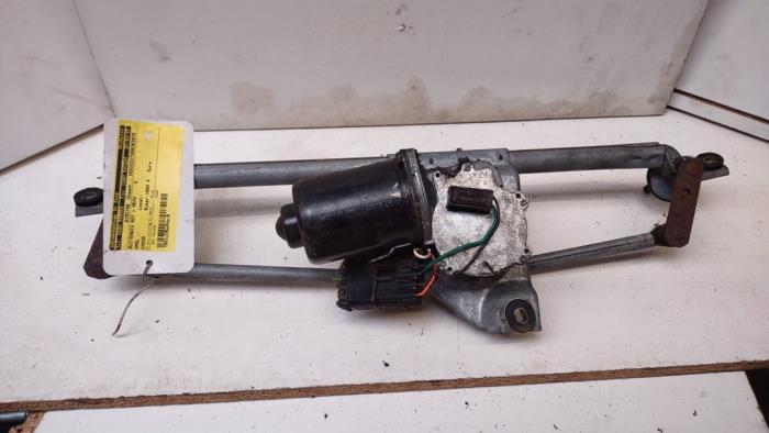 Wiper motor + mechanism from a Opel Corsa B (73/78/79) 1.4i Swing,Joy,Sport,GLS 1994