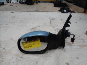 Used Wing mirror, left Peugeot 206 (2A/C/H/J/S) 1.6 16V Price on request offered by Autodemontage de Zaag