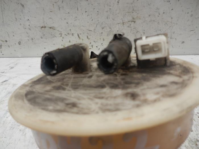 Gebrauchte Benzinpumpe Peugeot 306 (7A/C/S) 1.8i XT,ST Preis € 10,00 Margenregelung angeboten von Autodemontage de Zaag