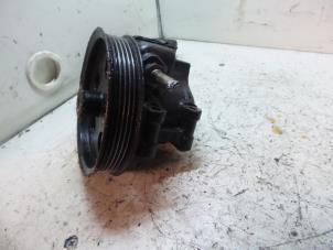 Used Power steering pump Ford Mondeo III 1.8 16V Price on request offered by Autodemontage de Zaag