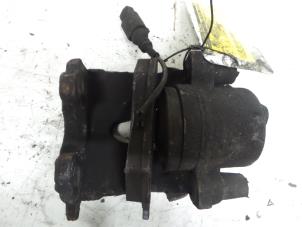 Used Front brake calliper, left Volkswagen Polo IV (9N1/2/3) 1.2 12V Price € 15,00 Margin scheme offered by Autodemontage de Zaag