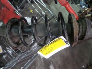 Used Front shock absorber rod, right Renault Clio (B/C57/357/557/577) 1.2 Eco Kat. Price € 20,00 Margin scheme offered by Autodemontage de Zaag