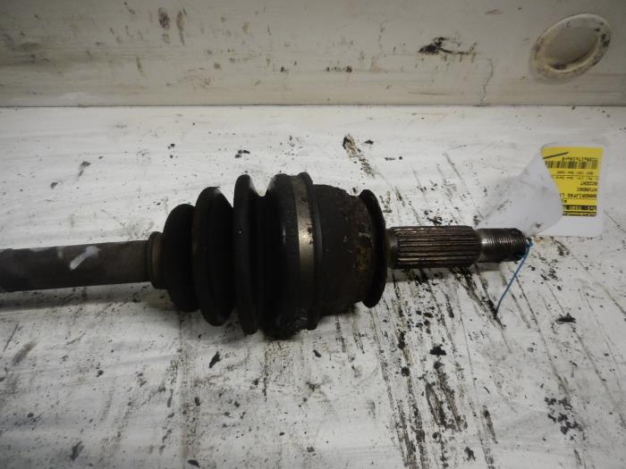 Usagé Cardan gauche (transmission) Hyundai Accent 1.3i 12V Prix € 25,00 Règlement à la marge proposé par Autodemontage de Zaag