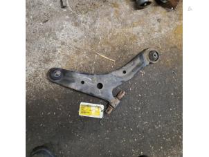 Used Front wishbone, right Hyundai Santa Fe I 2.4 16V 4x4 Price on request offered by Autodemontage de Zaag