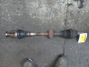 Used Front drive shaft, right Renault Clio Price € 25,00 Margin scheme offered by Autodemontage de Zaag
