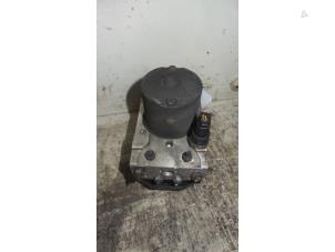 Bloc ABS d'un Mercedes-Benz Viano (639) 2.0 CDI 16V 4x4 2006