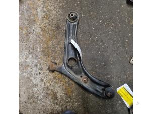 Used Front wishbone, left Toyota Yaris Verso (P2) 1.3 16V Price on request offered by Autodemontage de Zaag