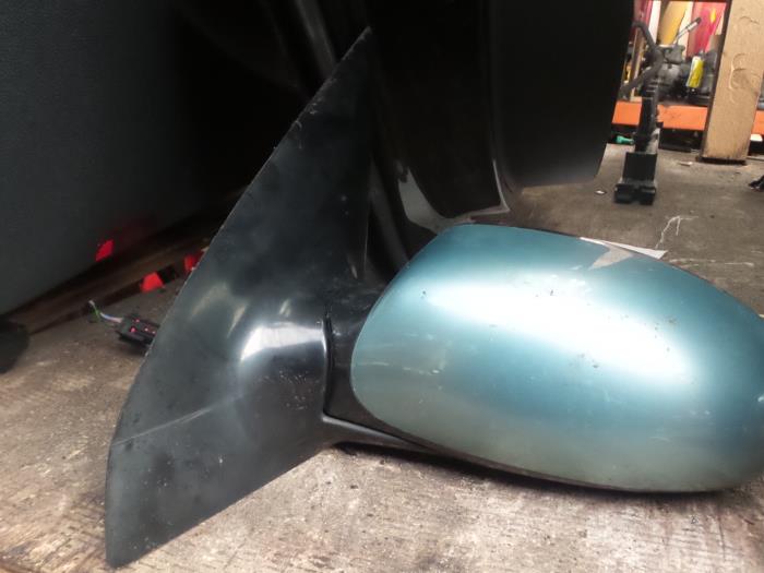 Wing mirror, left from a Ford Focus 2000