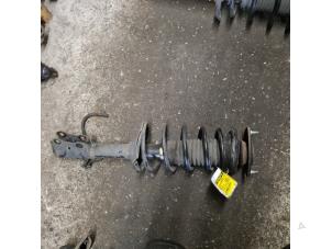 Used Front shock absorber rod, right Toyota Yaris Price € 30,00 Margin scheme offered by Autodemontage de Zaag