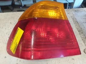 Used Taillight, left BMW 3 serie (E46/4) 318i 16V Price € 20,00 Margin scheme offered by Autodemontage de Zaag