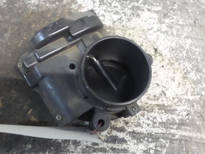 Gebrauchte Drosselklappengehäuse Peugeot 207/207+ (WA/WC/WM) 1.6 16V VTi Preis € 50,00 Margenregelung angeboten von Autodemontage de Zaag