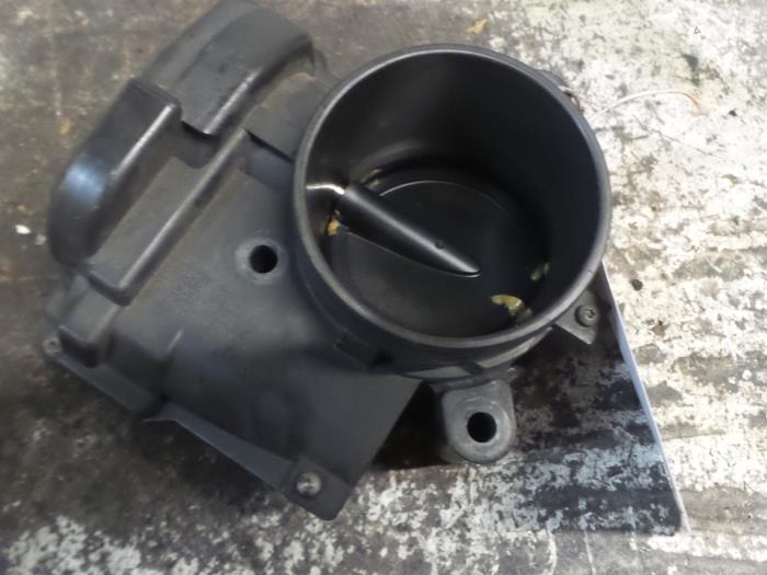 Gebrauchte Drosselklappengehäuse Peugeot 207 CC (WB) 1.6 16V Preis € 50,00 Margenregelung angeboten von Autodemontage de Zaag