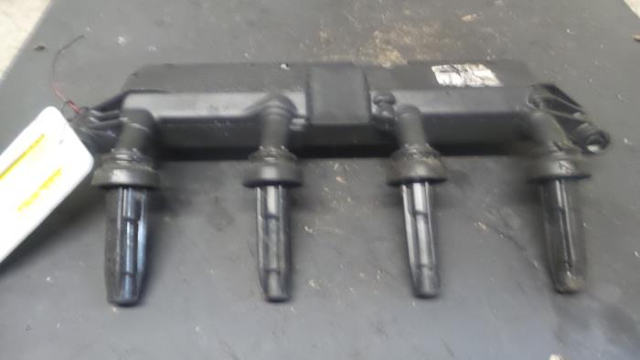Ignition coil from a Peugeot 206 SW (2E/K) 1.4 2005