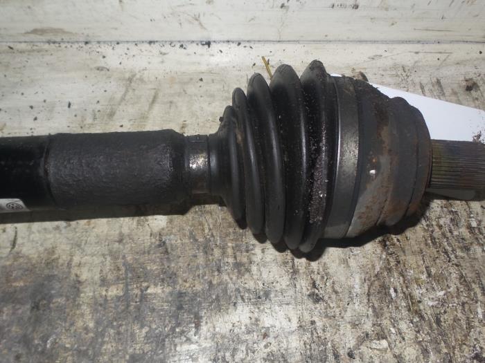 Front drive shaft, right from a Audi A3 (8L1) 1.9 TDI 90 1997