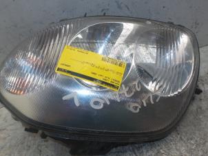 Used Headlight, left Renault Clio II (BB/CB) 1.6 Price € 15,00 Margin scheme offered by Autodemontage de Zaag
