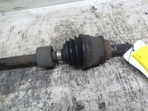 Used Front drive shaft, left Opel Agila (A) 1.2 16V Price € 30,00 Margin scheme offered by Autodemontage de Zaag