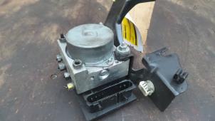 ABS Pumpe van een Dacia Logan (LS) 1.4 2006