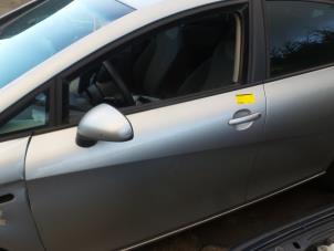 Używane Drzwi lewe przednie wersja 4-drzwiowa Seat Leon (1P1) 1.6 Cena € 150,00 Procedura marży oferowane przez Autodemontage de Zaag