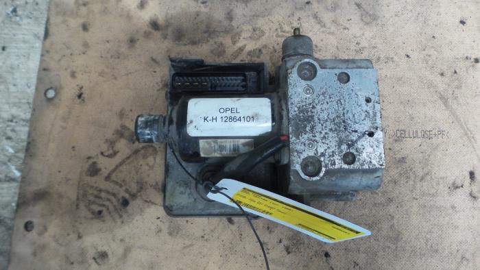 Usagé Bloc ABS Opel Vectra B (36) 1.6 16V Ecotec Prix € 50,00 Règlement à la marge proposé par Autodemontage de Zaag