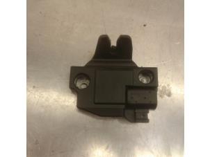 Used Boot lid lock mechanism Toyota Corolla (E15) 1.6 Dual VVT-i 16V Price € 39,95 Margin scheme offered by Japoto Parts B.V.