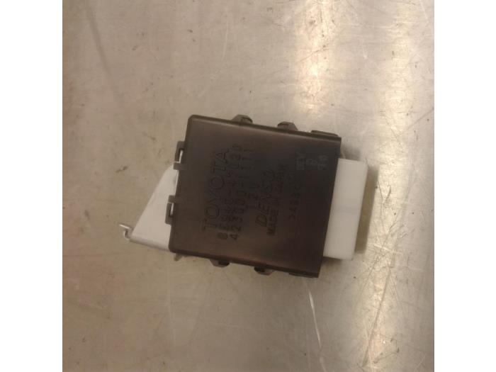 Begagnade Relä Toyota Prius (ZVW3) 1.8 16V Pris € 15,70 Marginaltabell erbjuds av Japoto Parts B.V.