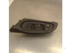 Used Multi-functional window switch Nissan Almera (N16) 1.5 16V Price € 24,95 Margin scheme offered by Japoto Parts B.V.