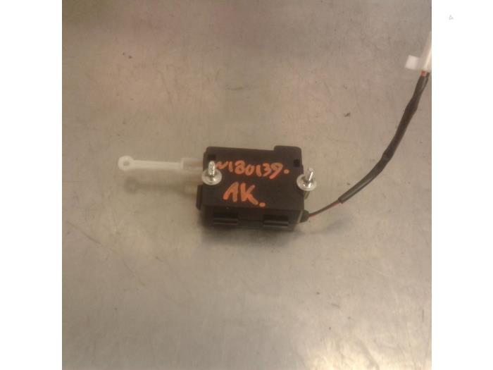 Używane Modul centralnego zamka Chevrolet Captiva (C100) 3.2 V6 24V 4x4 Cena € 26,20 Procedura marży oferowane przez Japoto Parts B.V.