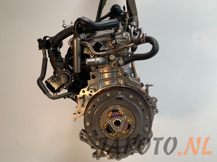 Motor from a Toyota Yaris III (P13) 1.5 16V Hybrid 2017