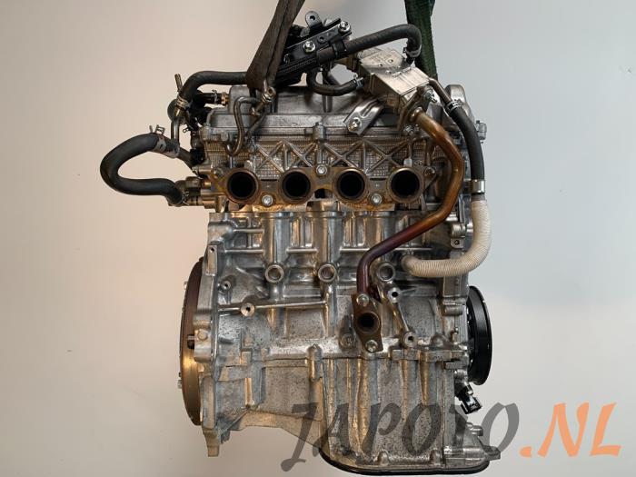 Motor from a Toyota Yaris III (P13) 1.5 16V Hybrid 2017