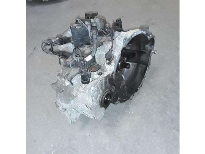 Gearbox from a Kia Cee'd (EDB5) 1.6 CRDi 16V 2007