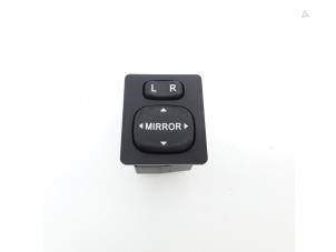 Used Mirror switch Toyota Corolla Verso (R10/11) 1.6 16V VVT-i Price € 9,95 Margin scheme offered by Japoto Parts B.V.