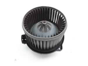 Usados Motor de ventilador de calefactor Mitsubishi L-400 2.5 TD Precio € 34,95 Norma de margen ofrecido por Japoto Parts B.V.