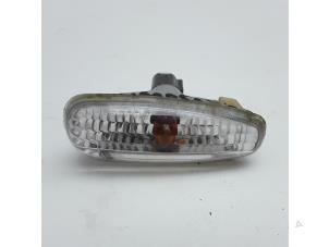 Used Indicator lens, front left Kia Cee'd Sporty Wagon (EDF) 1.6 CRDi 16V Price € 6,95 Margin scheme offered by Japoto Parts B.V.