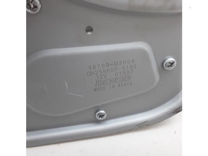 Rear wiper motor from a Hyundai Tucson (TL) 1.6 GDi 16V 2WD 2018