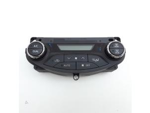 Used Heater control panel Toyota Yaris III (P13) 1.5 16V Hybrid Price € 49,95 Margin scheme offered by Japoto Parts B.V.