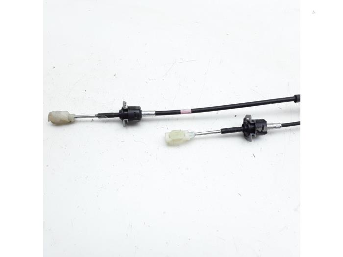 Gearbox shift cable from a Hyundai i30 Crosswagon (WWH) 1.6 CVVT 16V 2008