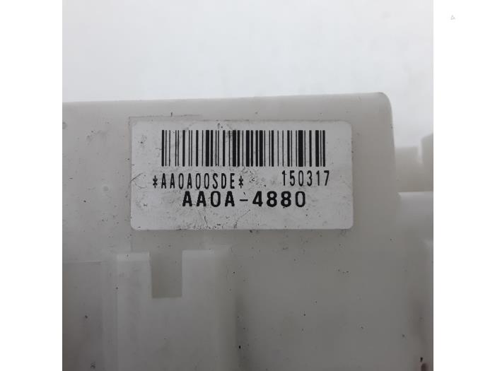 Sicherungskasten van een Suzuki Vitara (LY/MY) 1.6 16V VVT 2015