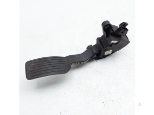 Used Accelerator pedal Nissan Note (E12) 1.2 68 Price € 34,95 Margin scheme offered by Japoto Parts B.V.