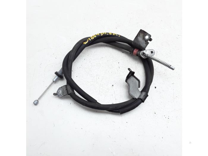 Parking brake cable from a Nissan Qashqai (J10) 2.0 16V 2010