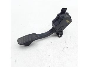 Used Accelerator pedal Toyota Prius Plus (ZVW4) 1.8 16V Price € 49,95 Margin scheme offered by Japoto Parts B.V.