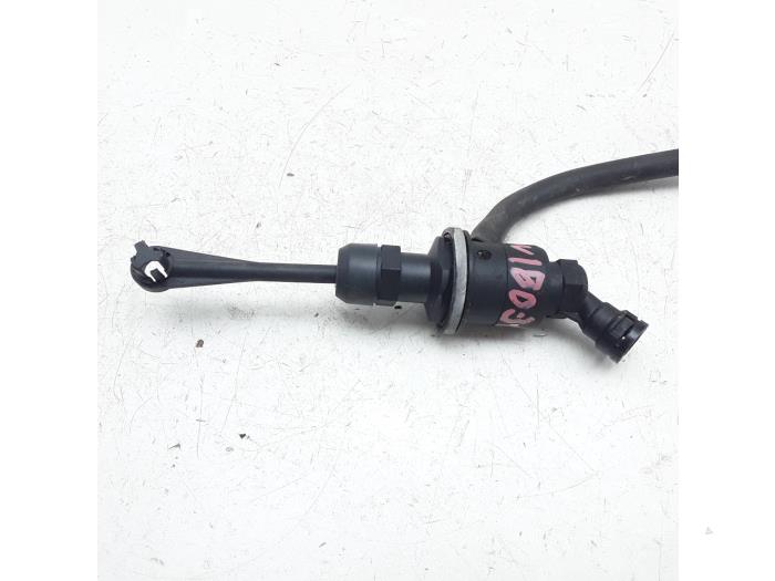 Clutch master cylinder Nissan Qashqai 1.6 16V Japoto Parts B.V.
