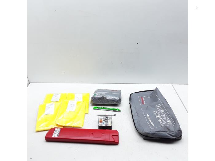 Usagé Divers Nissan Juke (F15) 1.2 DIG-T 16V Prix € 26,20 Règlement à la marge proposé par Japoto Parts B.V.